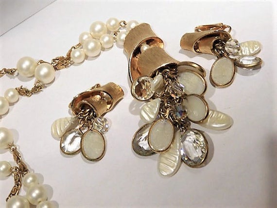 Tassel Necklace / Clip On Dangle Earrings / Mid Century / Demi Parure Set