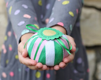 Surprise favor ball, treasure ball, gift ball, surprize ball, prize ball, party favor, gift under 20, stocking stuffer, bami ballen