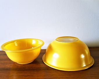 Pyrex Primary Yellow Clear Bottom Nesting Bowls, Yellow Pyrex 322 and 323 Mixing Bowls