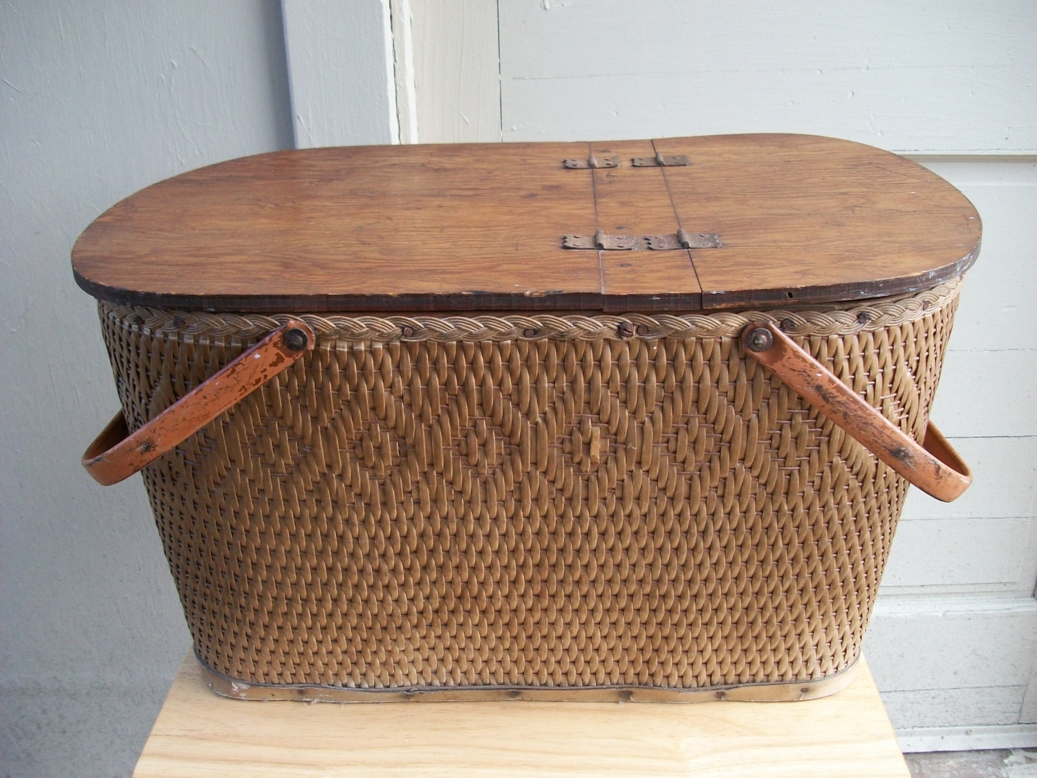 Large Vintage Rustic Redmond Woven Picnic Basket Double Hinged