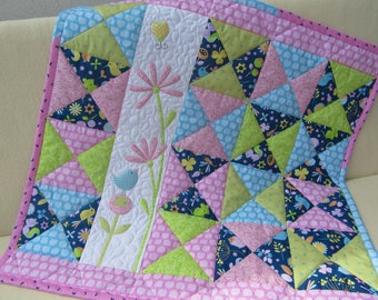 Baby quilt / patchwork quilt / baby blanket