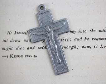 Vintage Silver Tone Metal Crucifix Pendant - Maastricht Netherlands Holland - Rosary Making Supply Parts Flat Crucifix (SD522)