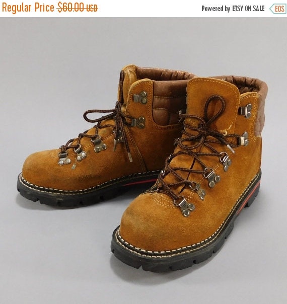 70's 80's Vintage Hiking Boots / Vintage Hiking by FyveByFyve