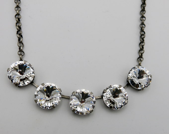 Swarovski Crystal five clear rivoli crystal stones collar necklace pendant each stone is large,14mm. Great for wearing alone or layering.