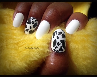 Medium Length Oval Nails,Glossy Fake Nails,Oval Press On Nails,White/Black Animal Print Nails Full-Cover Nails,Hand-painted Press on Nails
