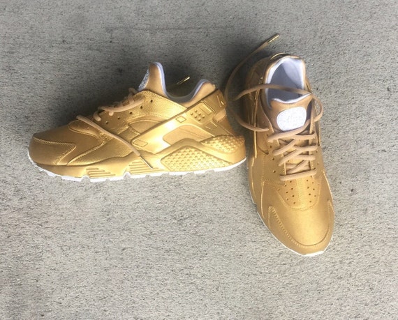 gold huaraches mens