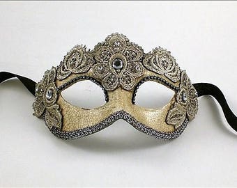 Venetian Masquerade Mask - Colombine Silver Macramé