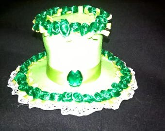 Green rose mini top hat