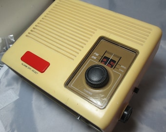 Retro 70's Magnavox 080 Alarm Clock Radio AM/FM