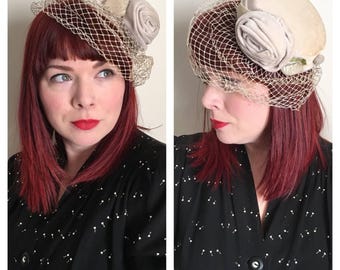 40s 50s Beige Velvet Mini Fascinator with Rosette and Veil