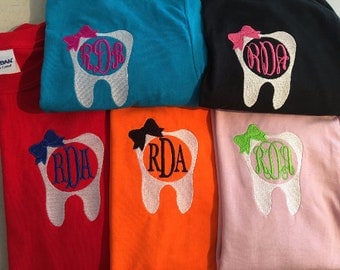 Monogrammed TOOTH T-shirt. Short Sleeve Dental Monogram shirt. RDA or RDH monogram Tshirt. Hygienist or Dental Assistant Shirt. G2000