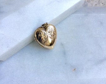 Gold Locket, Vintage Gold Heart Locket Necklace, Gold Back and Front Locket Pendant
