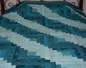Beautiful Traditional Teal Log Cabin Quilt