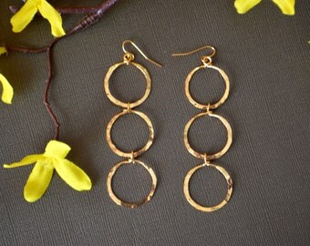 Hammered gold Earrings,gold Chandelier Earrings,18K gold vermeil minimalist jewelry,modern Jewelry,circle earrings by Taneesi YE232C