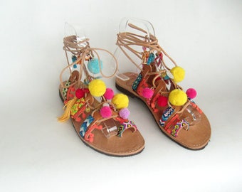 Pom pom Sandals Boho sandals Greek sandals pompom sandals , sandales pom pons