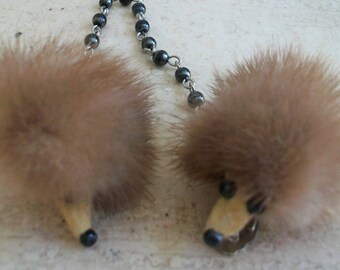 Mink sweater clip, vintage clips, fur sweater clip, collar points, sweater guard, genuine mink, genuine fur, hedgehog clip, 1950s accessory