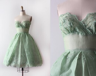vintage 1950s dress // 50s green eyelet strapless party dress