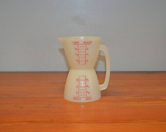 Vintage Tupperware two sided measuring cup double sided wet and dry 1 cup 8 ounces
