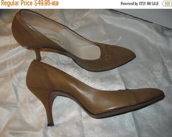 vintage 1950s stiletto heels / floral brocade high heels / black mesh cutouts US 6 - 7