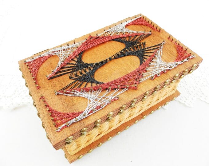 Vintage 1960s Mid Century String and Nail Art Wooden Rattan Box, Retro Wooden Box from France, Sparkly String Art Container, Retro Home Vintage 1960s Mid Century String and Nail Art Wooden Rattan Box, Retro Wooden Box from France, Sparkly String Art Container, Retro Home
