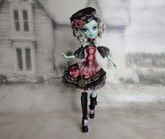 Dark brown, mauve, black and green pirate & steampunk set Hand made fits Monster High doll by JonnaJonzon steampunk buy now online
