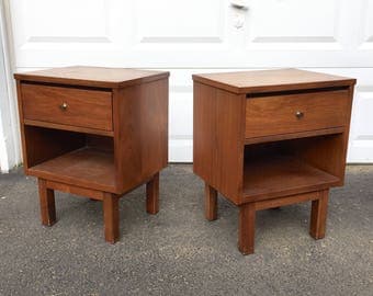 Pair Stylish Mid-Century Modern Nightstands