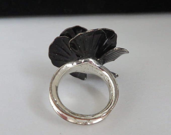 Vintage Black Enamel Flower Silver Tone Ring, Size 7