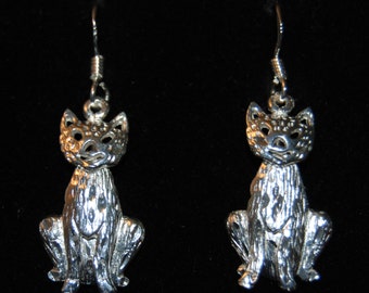 Vintage Articulated Diamond Cut Moving Cat Earrings #BKC-KERNG83