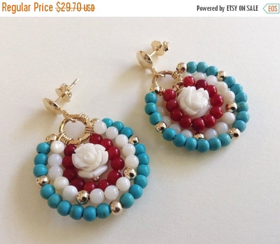 Zarcillos Blanco azul y coral rojo. Aretes Largos, colgantes. Aretes de gold Filled