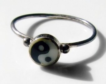 Vintage Silver Yin & Yang Child's Ring Size 1 3/4 - C 1/2