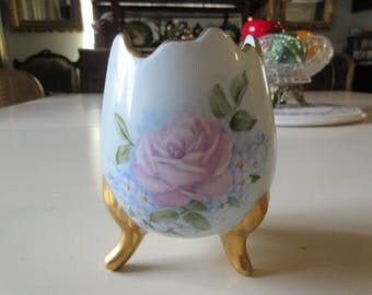 EGG CONTAINER Signed B Staples