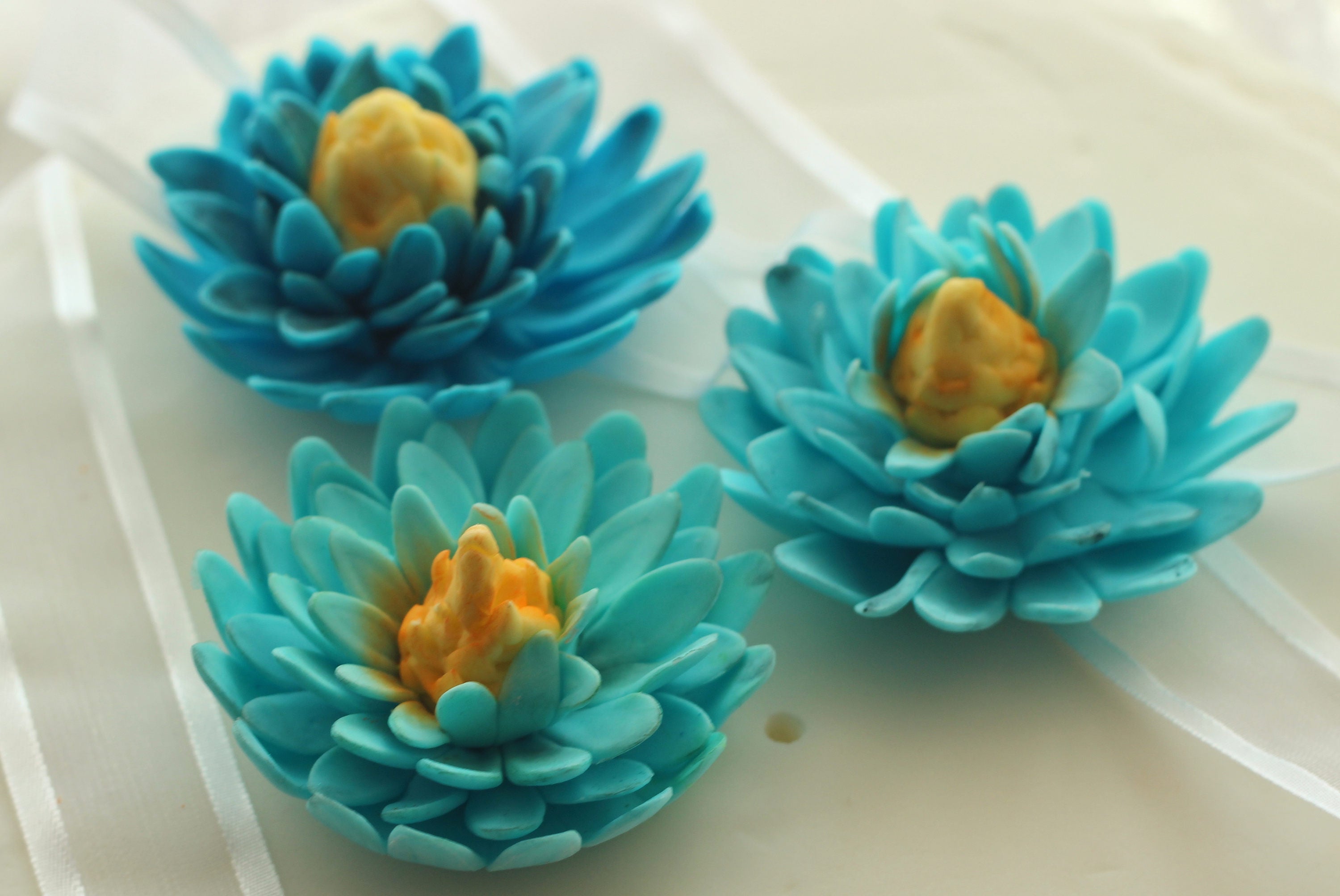 Lotus flowers edible custom made. gumpaste flowers. wedding