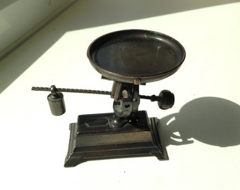 Play-Me Scales Pencil Sharpener