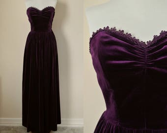 Purple Velvet PROM Dress Strapless 50s / Size S / Vintage Evening Ball Gown Maxi Dress Sweet Heart Neckline Ruched / Boho Glam Goth Punk