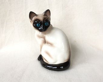One of 3 vintage siamese cats, small siamese cat by Vaga international