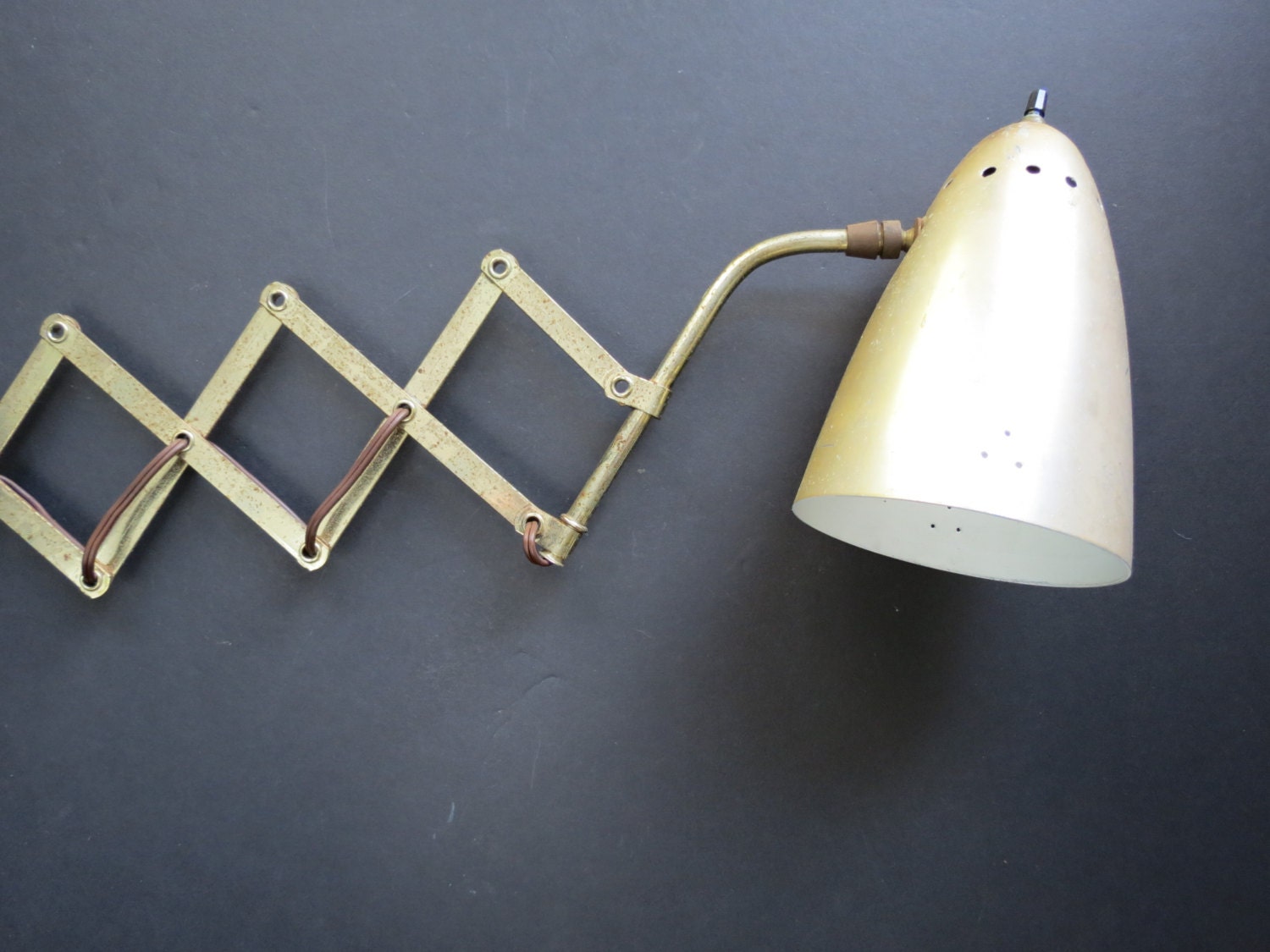 Mid Century Accordion Wall Lamp // Vintage Extendable Wall