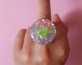 Magical glitter ring