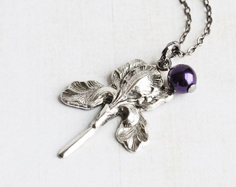 Iris Necklace, Silver Flower Necklace on Gunmetal Chain, Flower Pendant Necklace, Two Tone Jewelry, Choose Pearl Color