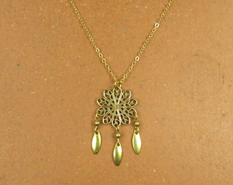 DREAM catcher necklace with heart pendant dream catcher pendant, brass gold ornament, boho hippie style, delicate light summer