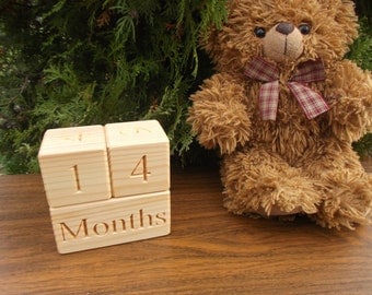 Wooden age blocks, Baby age blocks, Wooden blocks, Baby month blocks, Photo props, Baby milestones blocks, Baby shower gift, DIY