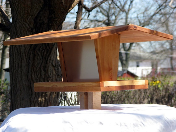 Hinged-roof Bird Feeder