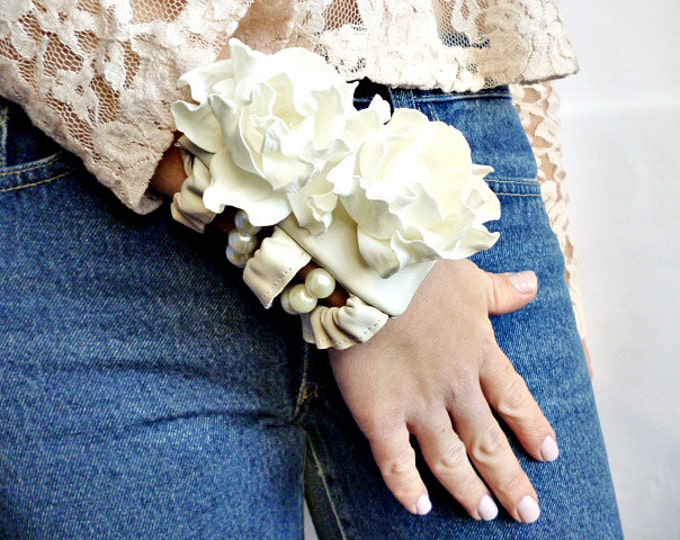 Ivory Flower pearl Bracelet for money purse secret Bridesmaid Corsage Custom Wedding Flowers Prom Wide bracelet beige gift for her female