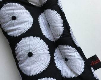 The ParkPuff™ Black & White Seatbelt Pillow(Mastectomy, Lumpectomy, Radiation Treatment, Chemo Port, Breast Surgery)Gift for Cancer Patients