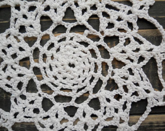 Decorative crochet, white cotton doily, vintage doily, white doily, crocheted decoration, crochet table decor, crochet ornaments, lacey