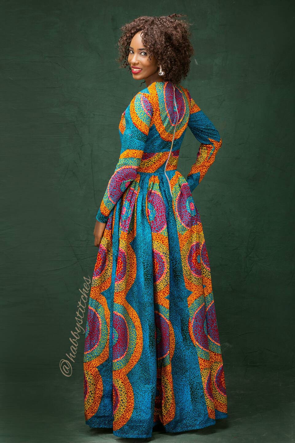 African long dresses We offer exclusive range of short and sexy African dresses at highly affordable prices. Buy it today from our online store to get attractive offers.