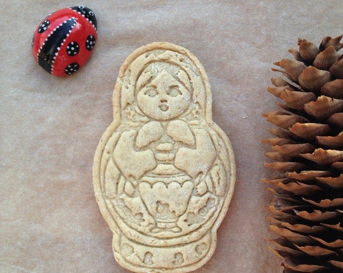 Matryoshka cookie cutter. Russian doll cookie stamp. Baby shower cookies