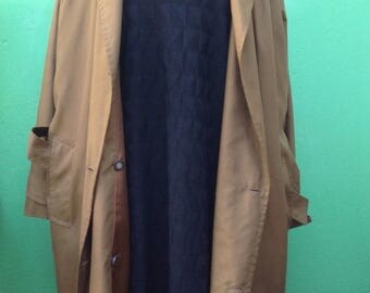 90s vintage Trench coat Trench//90s. Trench. Florentine Trench.