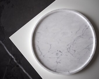 Round marble tray made of one piece of white Bianco Carrara stone, hand polished, 23cm(9") diameter, minimalistic, for good design lovers