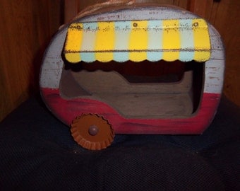 Vintage Looking miniature camper trailer