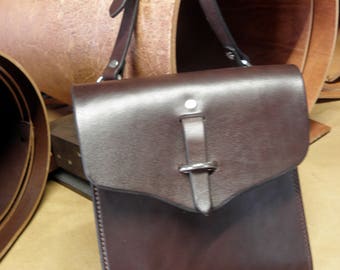 Handmade Leather Crossover Bag, Leather Handbag, Leather Messenger Bag, English Bridle Leather Handbag, Crossbody Bag, Chap Leather